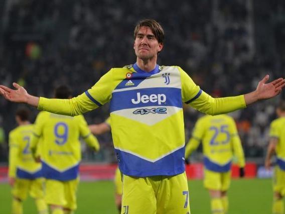 NBA|詹皇压哨三分不中 湖人3分差惜负黄蜂